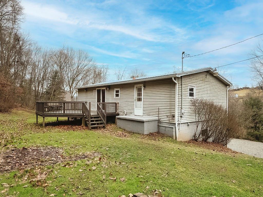 1566 Dime Road Vandergrift, PA 15690 - Photo 31 of 35