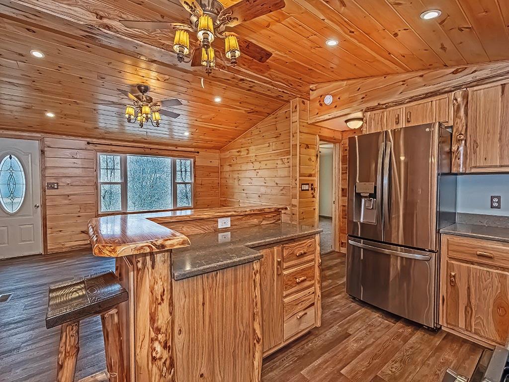 1566 Dime Road Vandergrift, PA 15690 - Photo 10 of 35