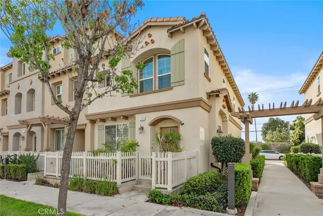 $618,000 | 329 North Fenimore Avenue, Azusa, CA 91702
