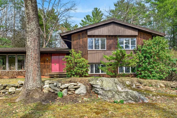 $650,000 | 7 Brookside Drive, Falmouth, ME 04105