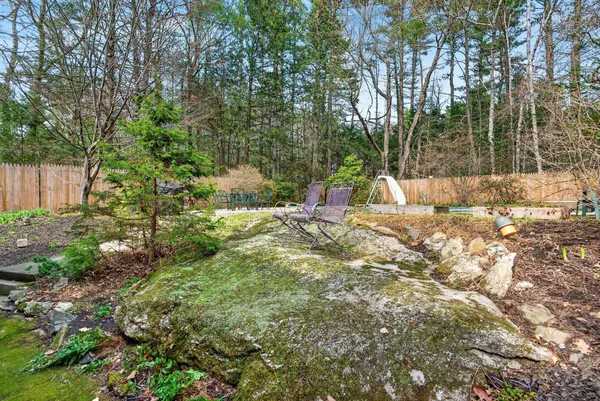 $650,000 | 7 Brookside Drive, Falmouth, ME 04105