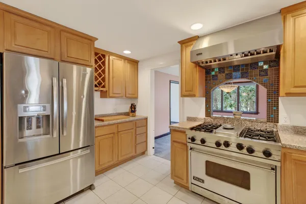 $650,000 | 7 Brookside Drive, Falmouth, ME 04105