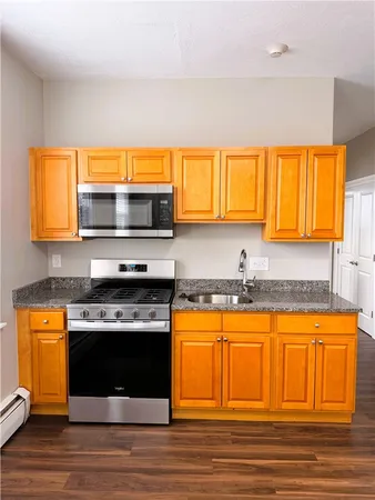 $1,400 | 901 Bernon Street, Unit 242, Woonsocket, RI 02895