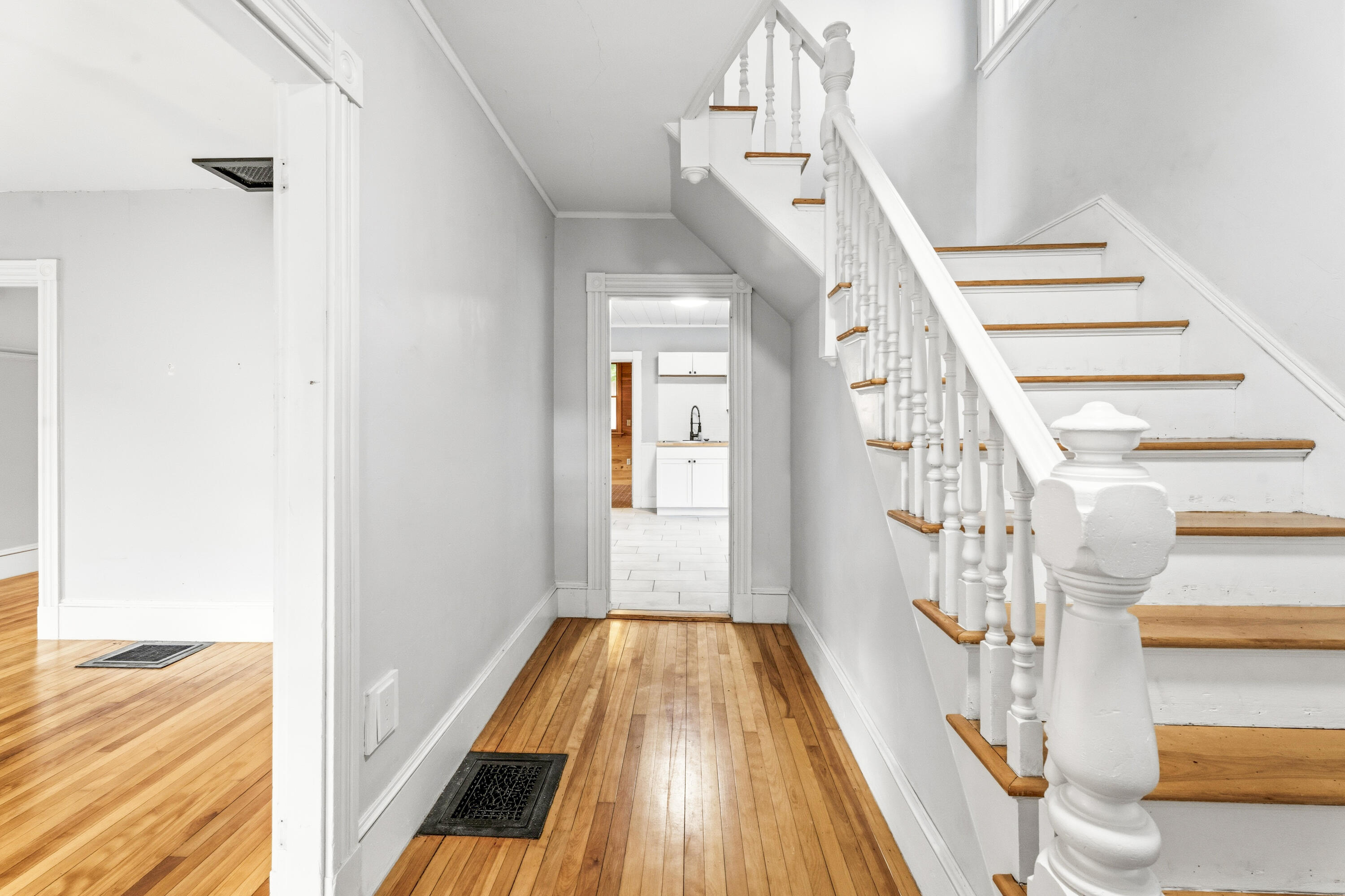 80 Pearl Street Bangor, ME 04401 - Photo 6 of 54 DSC08071