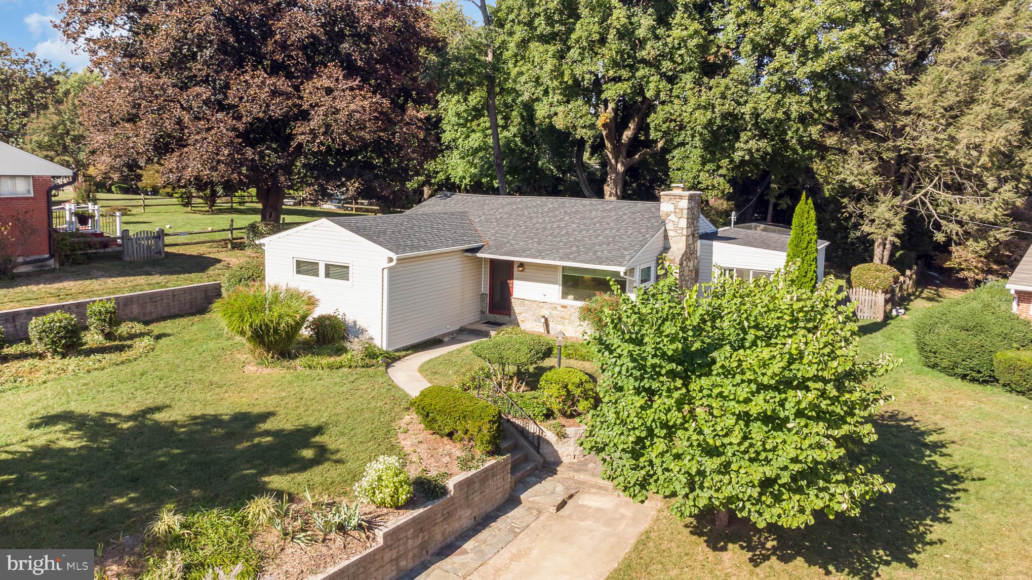 1332 Heather Hill Road Baltimore, MD 21239 - Photo 2 of 37
