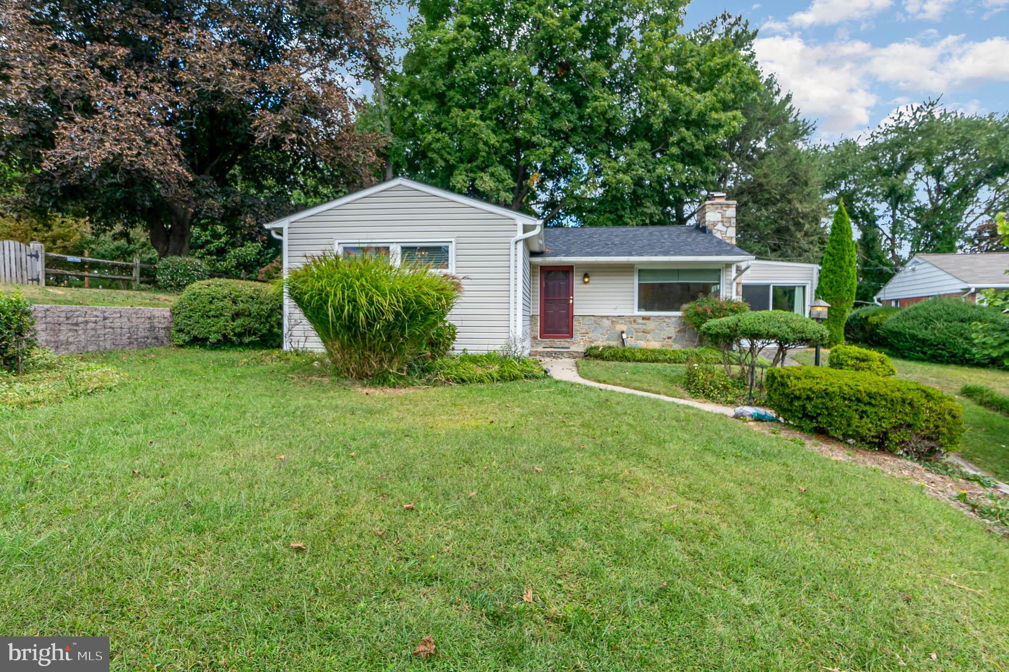 1332 Heather Hill Road Baltimore, MD 21239 - Photo 4 of 37