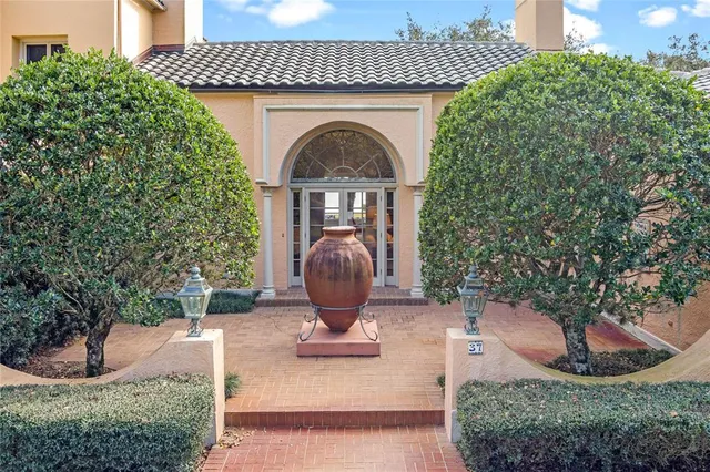 $1,225,000 | 2300 North Scenic Highway, Unit 37, Lake Wales, FL 33898