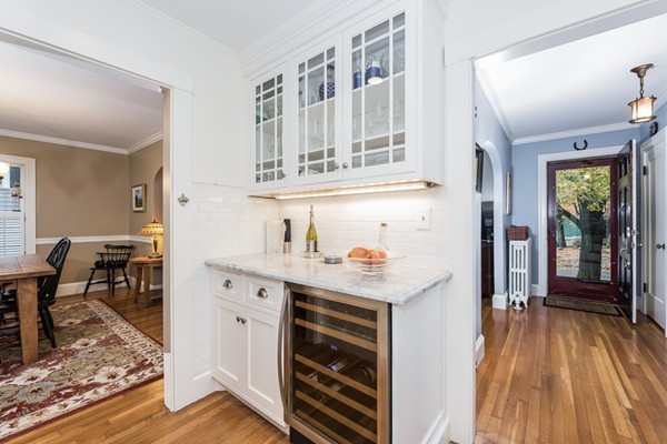 11 Chisholm Road Winchester, MA 01890 - Photo 5 of 29 Gallery Image 5