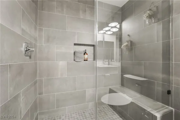 $2,100 | 950 Seven Hills Drive, Unit 2813, Henderson, NV 89052