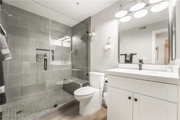 $2,100 | 950 Seven Hills Drive, Unit 2813, Henderson, NV 89052