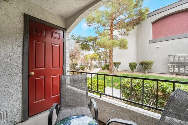 $2,100 | 950 Seven Hills Drive, Unit 2813, Henderson, NV 89052