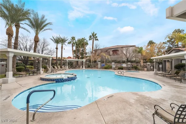 $2,100 | 950 Seven Hills Drive, Unit 2813, Henderson, NV 89052