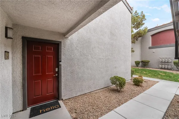 $2,100 | 950 Seven Hills Drive, Unit 2813, Henderson, NV 89052