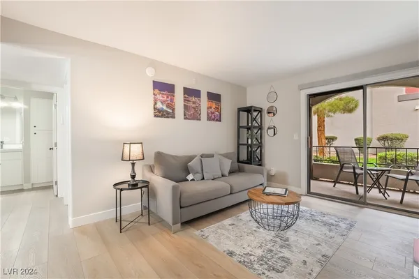 $2,100 | 950 Seven Hills Drive, Unit 2813, Henderson, NV 89052