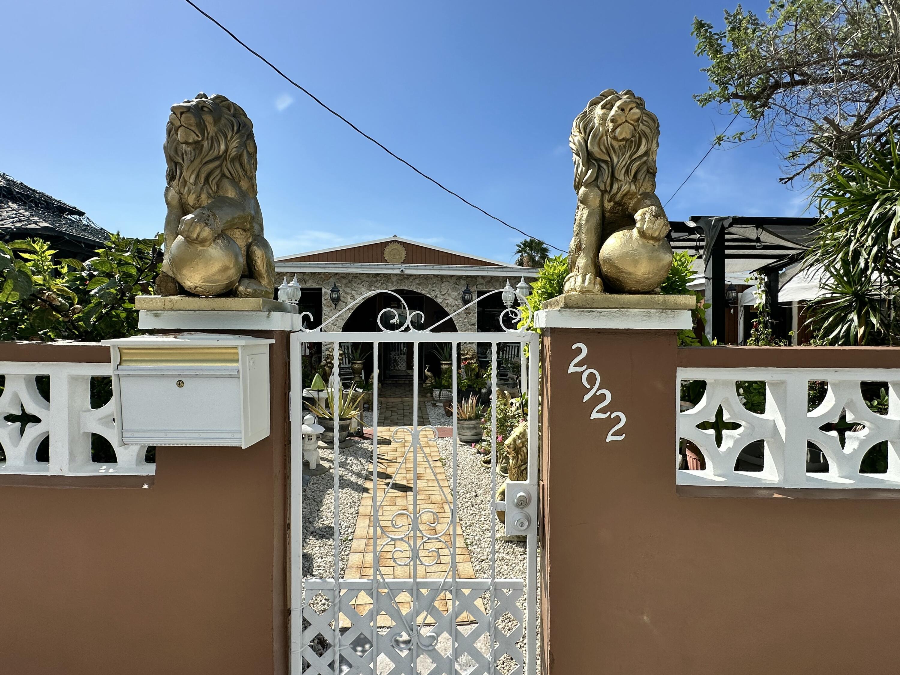 2922 Flagler Avenue Key West, FL 33040 - Photo 51 of 53 a room with toys and potted plants