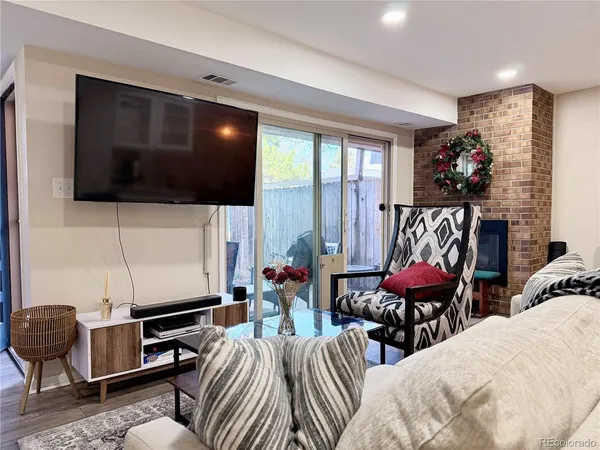 $2,100 | 7995 East Mississippi Avenue, Unit A12, Denver, CO 80247