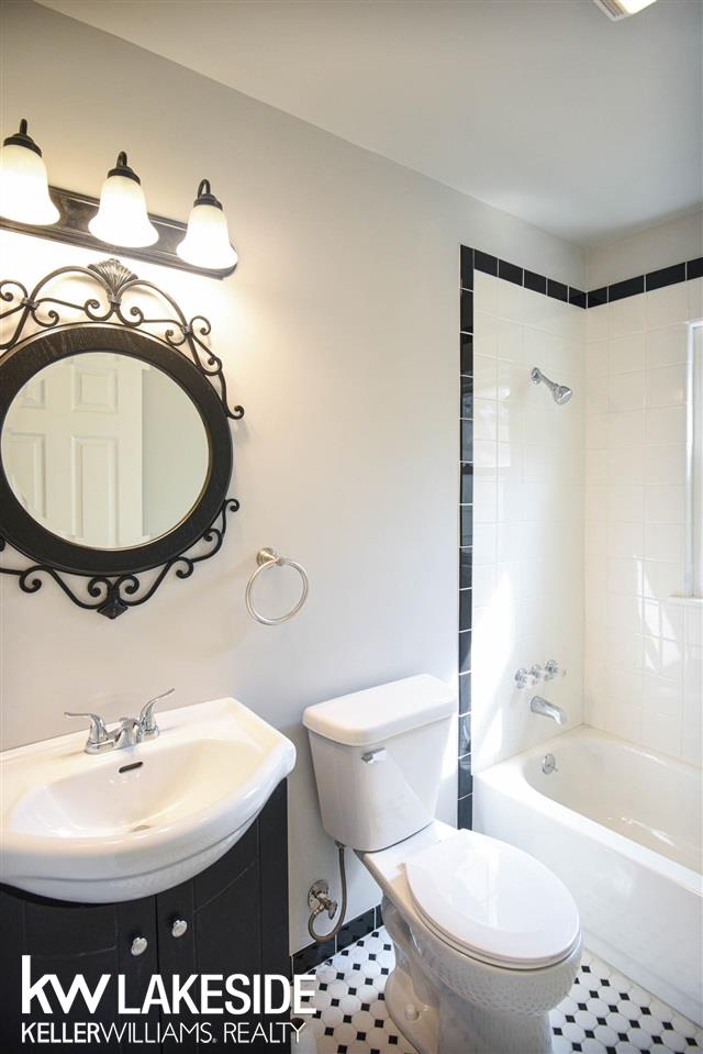 42100 Hayes Road Clinton Township, MI 48038 - Photo 15 of 22 50021897-14.JPG