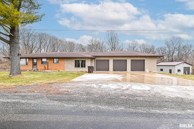 $312,900 | 8109 South McCumber Road, Mapleton, IL 61547