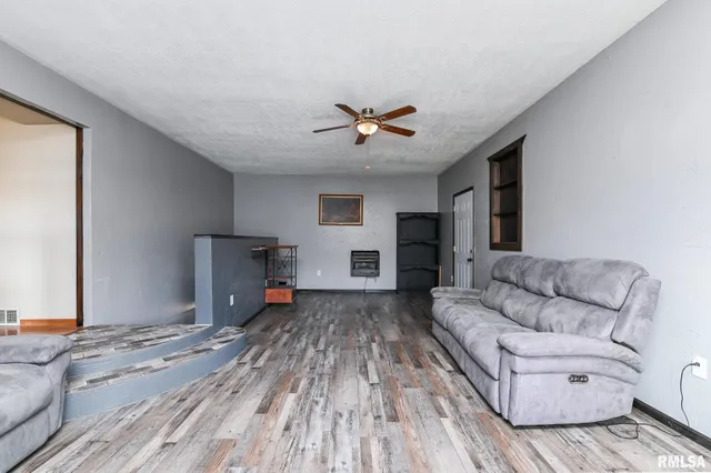 $312,900 | 8109 South McCumber Road, Mapleton, IL 61547