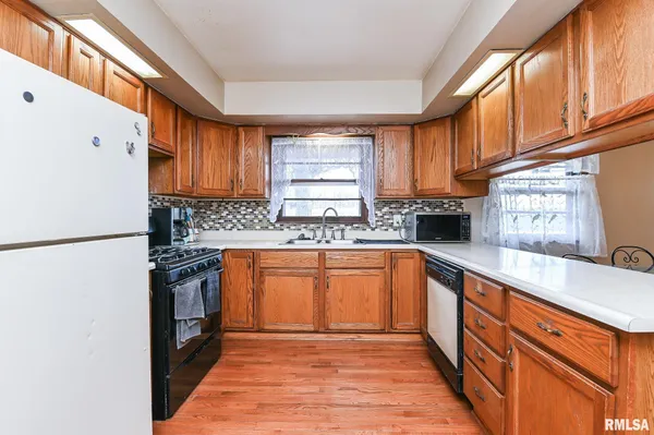 $294,900 | 8109 South McCumber Road, Mapleton, IL 61547