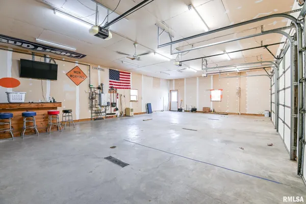 $294,900 | 8109 South McCumber Road, Mapleton, IL 61547