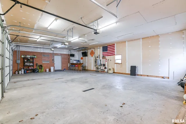 $312,900 | 8109 South McCumber Road, Mapleton, IL 61547