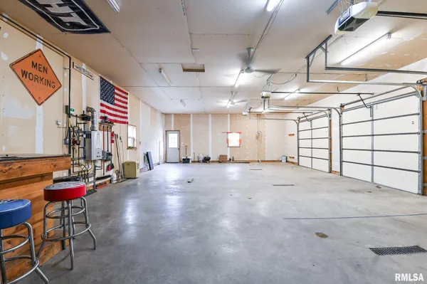 $294,900 | 8109 South McCumber Road, Mapleton, IL 61547