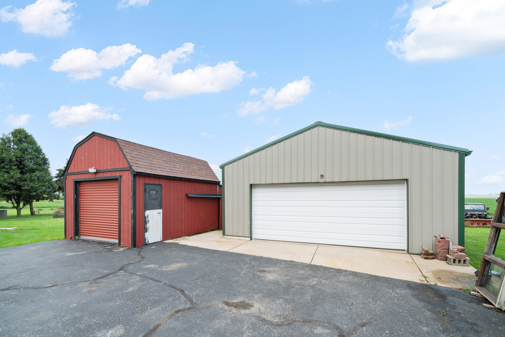 15589 Chicago Road Sandwich, IL 60548 - Photo 23 of 30 a view of garage