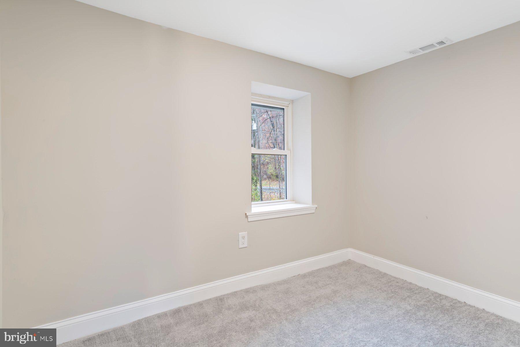 4810 Old Swimming Pool Road Frederick, MD 21703 - Photo 26 of 40 Bed 1
