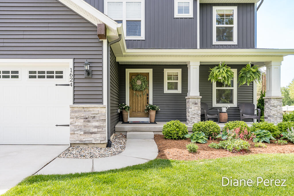 1624 Harding Street Holland, MI 49423 - Photo 31 of 42 Harding HM Front