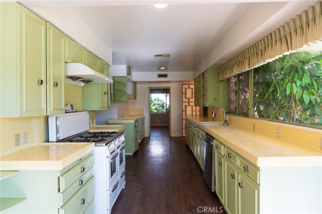 758 Hampton Road Arcadia, CA 91006 - Photo 16 of 41