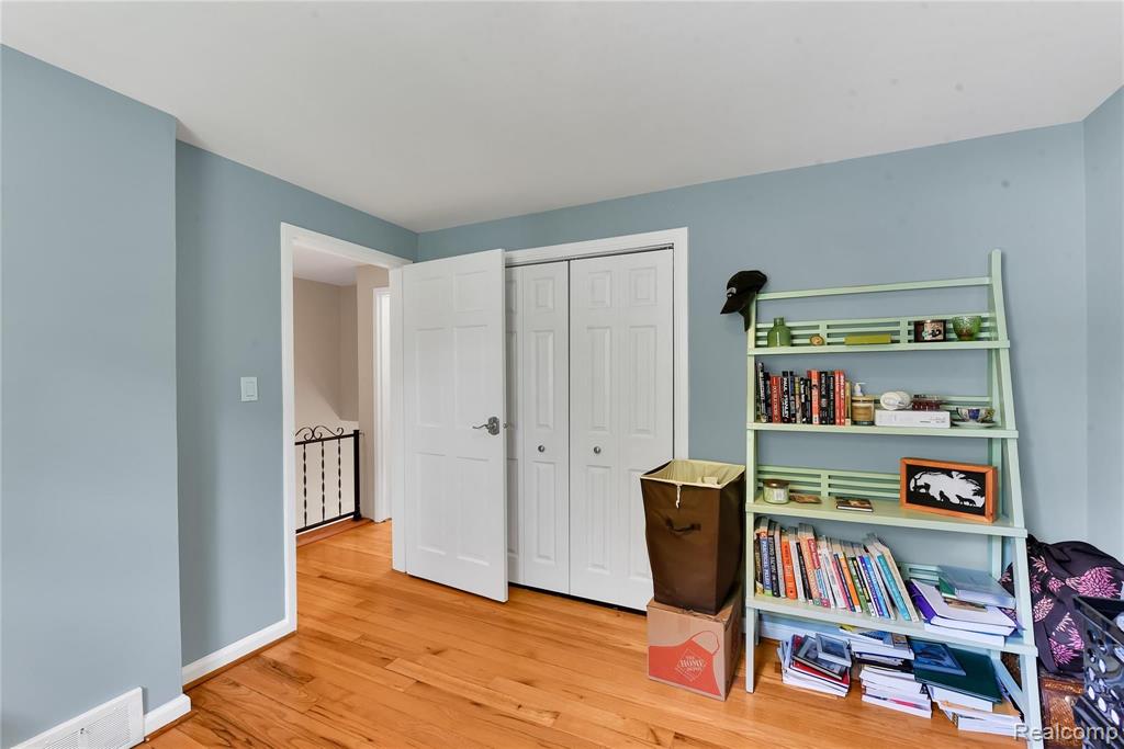 1735 Graefield Road Birmingham, MI 48009 - Photo 17 of 24