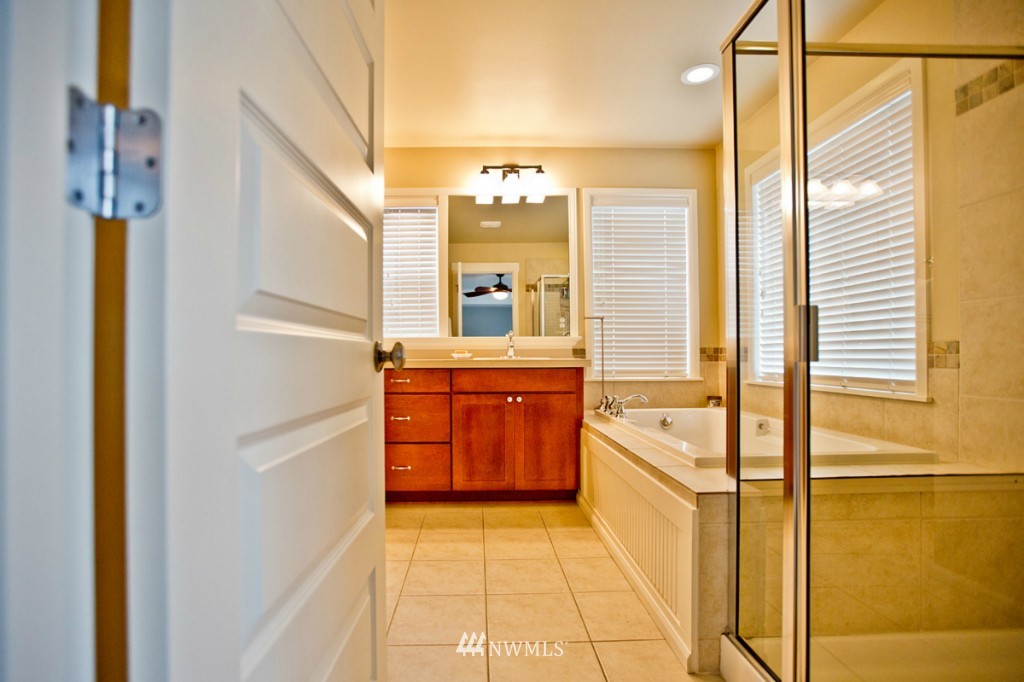 18331 38th Drive Southeast Bothell, WA 98012 - Photo 13 of 24 Gallery Image 13