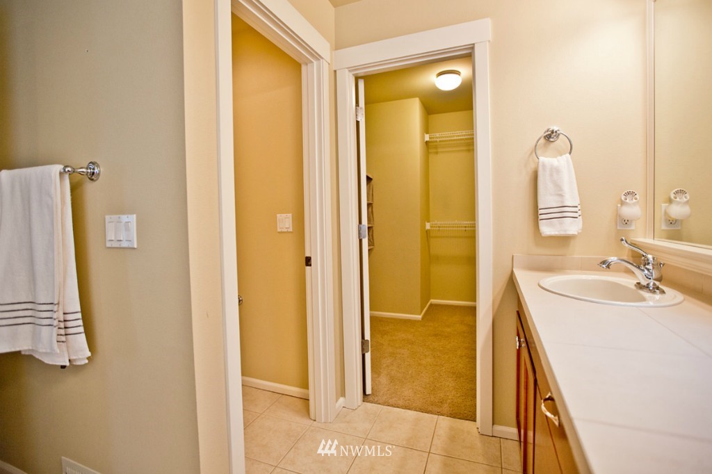 18331 38th Drive Southeast Bothell, WA 98012 - Photo 14 of 24 Gallery Image 14