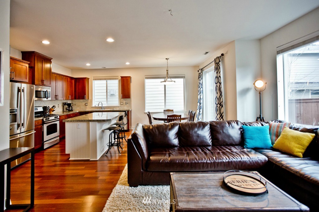 18331 38th Drive Southeast Bothell, WA 98012 - Photo 3 of 24 Gallery Image 3