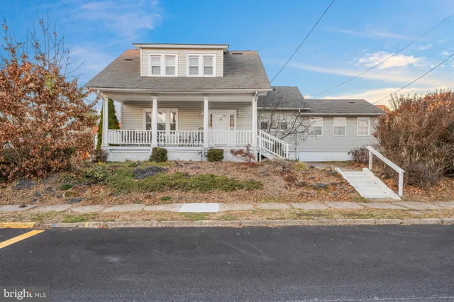 $399,000 | 39 East 2nd Avenue, Runnemede, NJ 08078