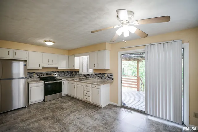 $160,000 | 2705 West Millbrook Court, Peoria, IL 61615