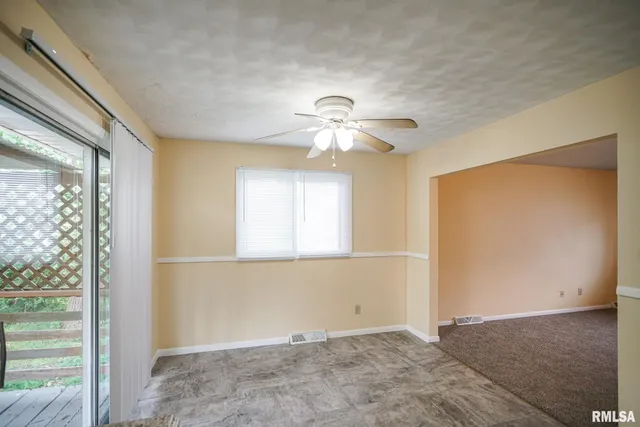 $160,000 | 2705 West Millbrook Court, Peoria, IL 61615