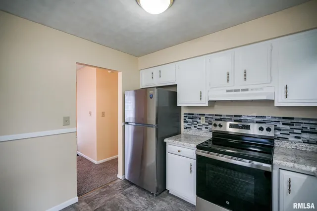 $160,000 | 2705 West Millbrook Court, Peoria, IL 61615