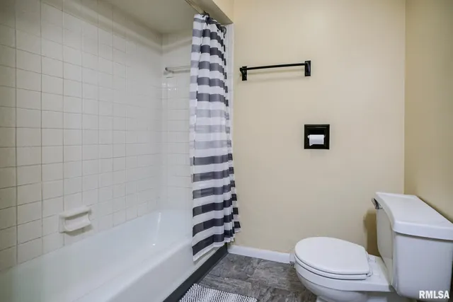 $160,000 | 2705 West Millbrook Court, Peoria, IL 61615