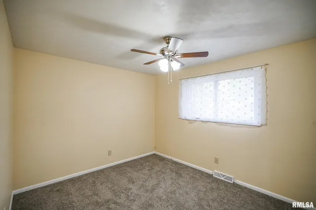 $160,000 | 2705 West Millbrook Court, Peoria, IL 61615