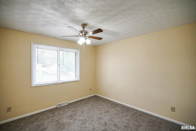 $160,000 | 2705 West Millbrook Court, Peoria, IL 61615