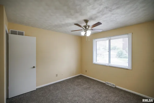 $160,000 | 2705 West Millbrook Court, Peoria, IL 61615