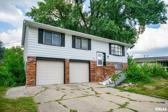 $160,000 | 2705 West Millbrook Court, Peoria, IL 61615