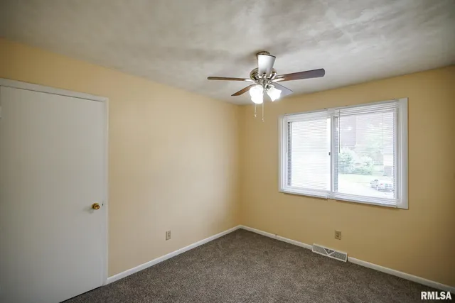 $160,000 | 2705 West Millbrook Court, Peoria, IL 61615