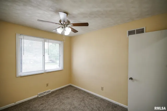 $160,000 | 2705 West Millbrook Court, Peoria, IL 61615