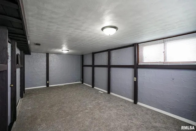 $160,000 | 2705 West Millbrook Court, Peoria, IL 61615