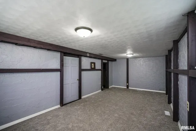 $160,000 | 2705 West Millbrook Court, Peoria, IL 61615