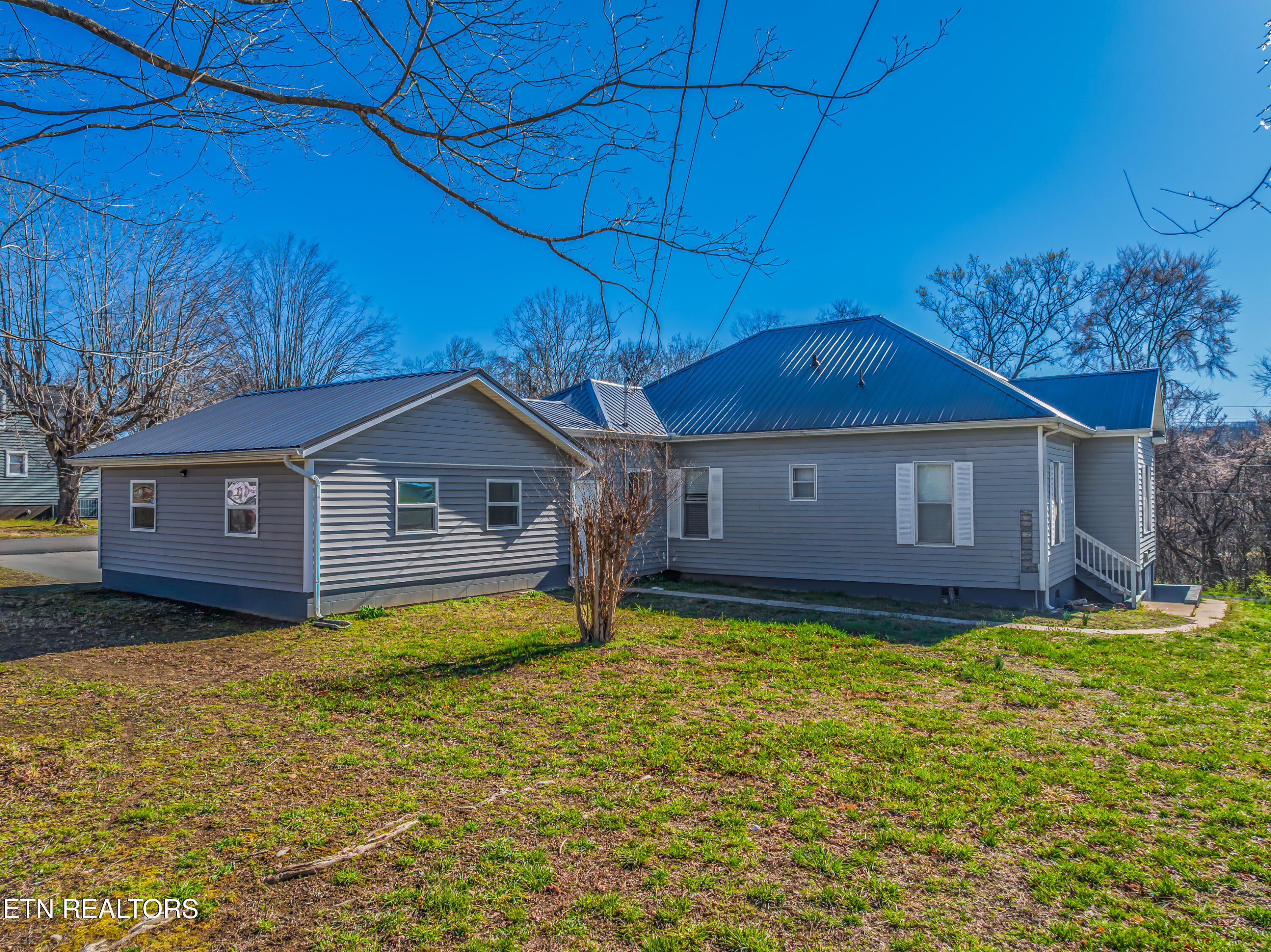 380 Clifton Heights Road Newport, TN 37821 - Photo 3 of 31 086-380CliftonHeightsRoad-Newport-TN-378