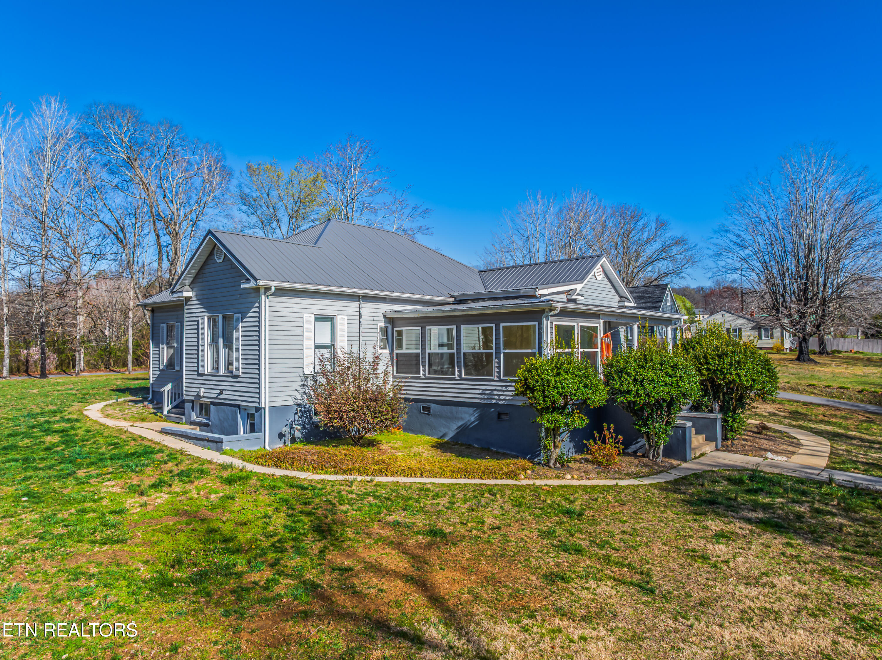 380 Clifton Heights Road Newport, TN 37821 - Photo 5 of 31 003-380CliftonHeightsRoad-Newport-TN-378